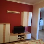 Flora Vendeghaz A Balatonnal Apartment