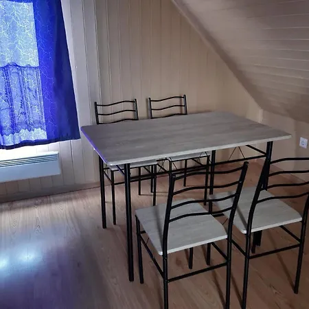 Apartment Flora Vendeghaz A Balatonnal Lovas