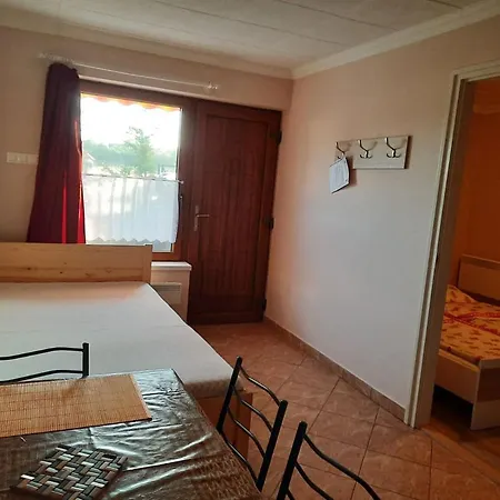Apartament Flora Vendeghaz A Balatonnal
