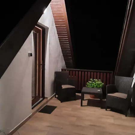 Flora Vendeghaz A Balatonnal Διαμέρισμα *