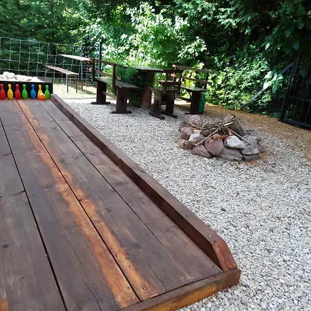 Apartament Flora Vendeghaz A Balatonnal Lovas