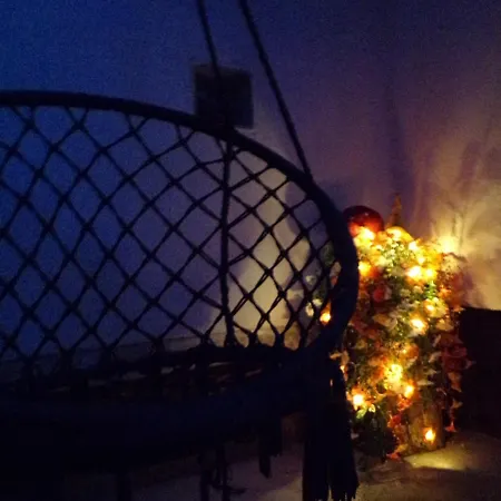 Flora Apartmanhaz A Balatonnal Lovas