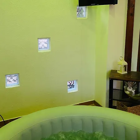 Flora Vendeghaz A Balatonnal Apartmán Lovas