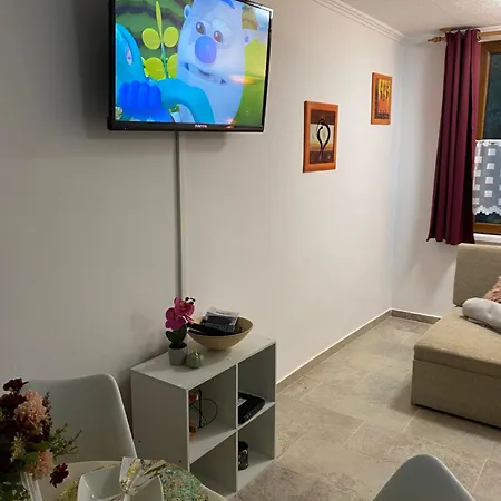 Flora Apartmanhaz A Balatonnal Apartment