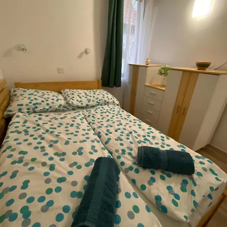 Apartmán Flora Vendeghaz A Balatonnal Lovas