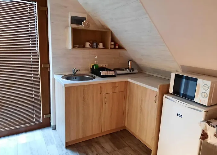 Appartement Flora Vendeghaz A Balatonnal Lovas