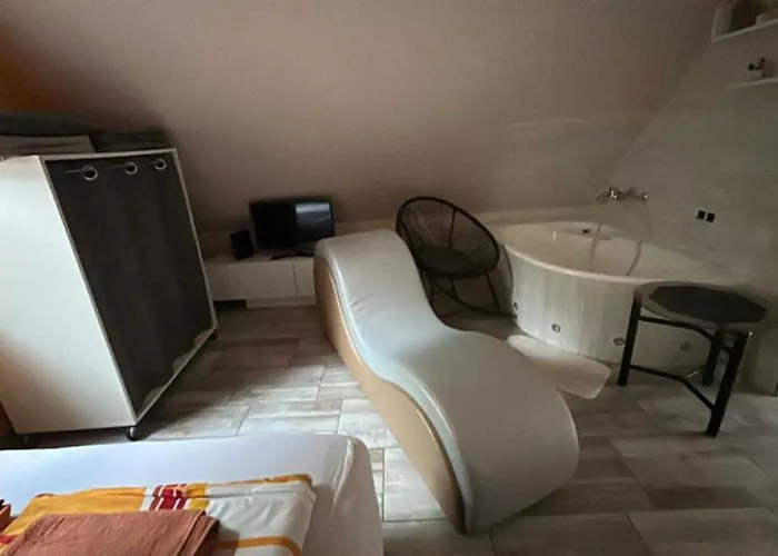 Flora Vendeghaz A Balatonnal Appartement