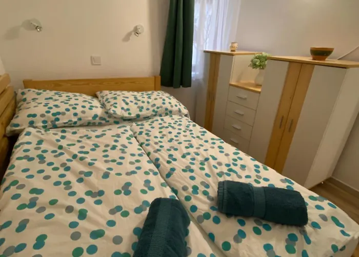 Appartement Flora Vendeghaz A Balatonnal Lovas