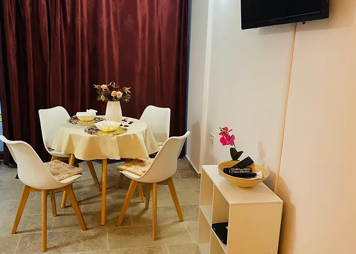 Flora Vendeghaz A Balatonnal Apartment